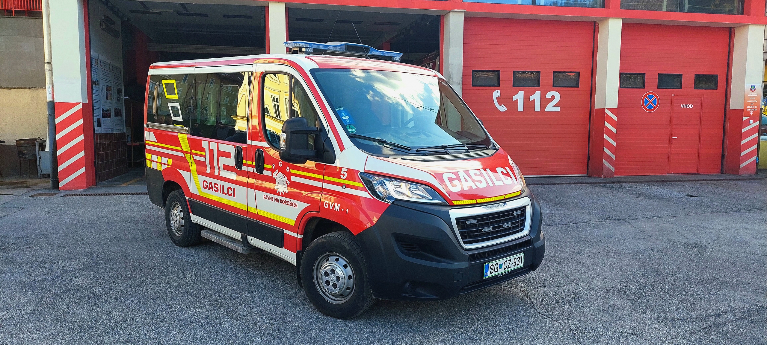 GVM-1 / Servisno — Vozilo za prevoz moštva in servis